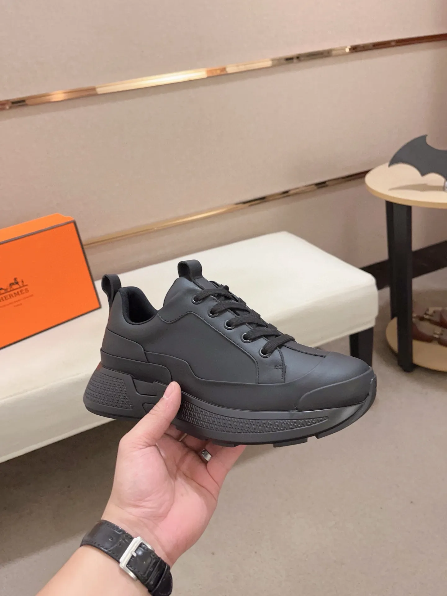 Men's clothing and shoes💰: 660💰《HERMES》【Classic Original Version】Hermès; Top 🔝 Purchasing Agency 🔍🔍Men’s latest 🇺🇸 counters are on sale simultaneously, original imported from Italy ▲▲Silk cowhide with breathable fabric ▲▲ (high-end and expensive Qi·Grade) Exquisite workmanship (Italian 🇮🇹Imported water-dyed 🐂cowhide lining) Sole: Original sole provided by the original factory, ⚠️Exclusive double-layer activity·TPR·Rubber·Combined molded outsole; Super·comfortable·wear-resistant·non-slip·environmental protection The real thing is more beautiful if you take the real thing (high quality, follow the order), you can enter and exit the counter at will * Number of yards: 38·39·40·41·42·43·44# (can be customized 45.)